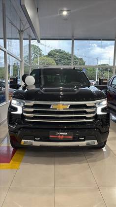 CHEVROLET SILVERADO 5.3 V8 GASOLINA 1500 HIGH COUNTRY 4X4 AUTOMÁTICO